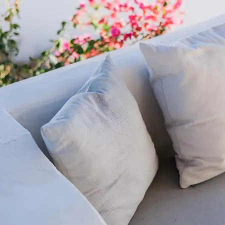 Vila Thea Collection